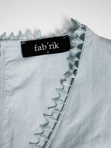 fab'rik size small brand and garment tag