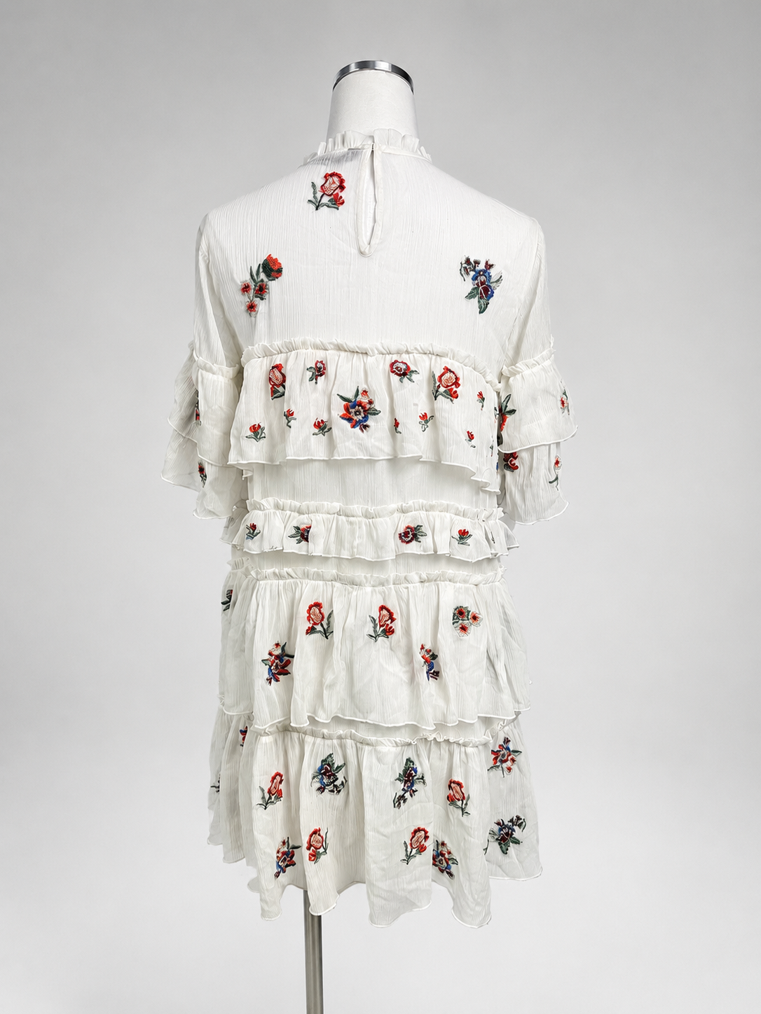 Zara White Embroidered Floral Tiered Ruffle Dress – Size Large