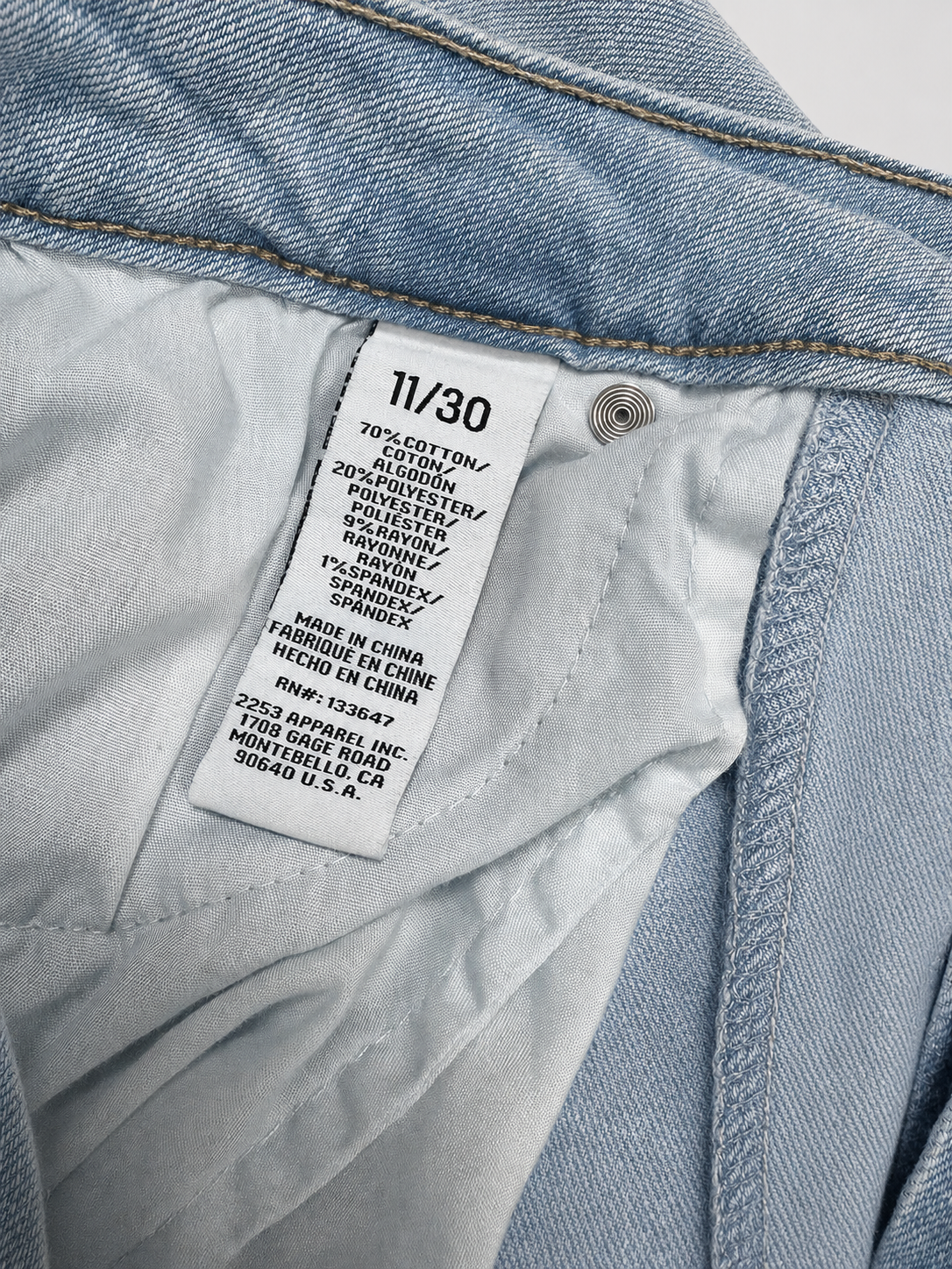 Women’s Celebrity Pink Y2K Inspired Light Wash Wide Leg Cargo Jeans Size 11/30