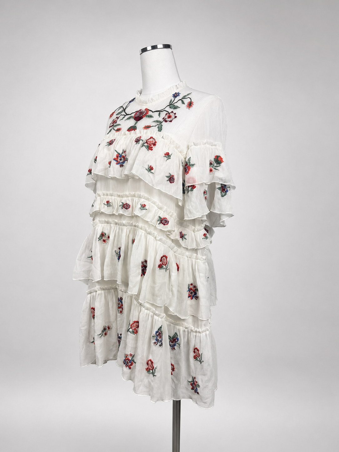 Zara White Embroidered Floral Tiered Ruffle Dress – Size Large
