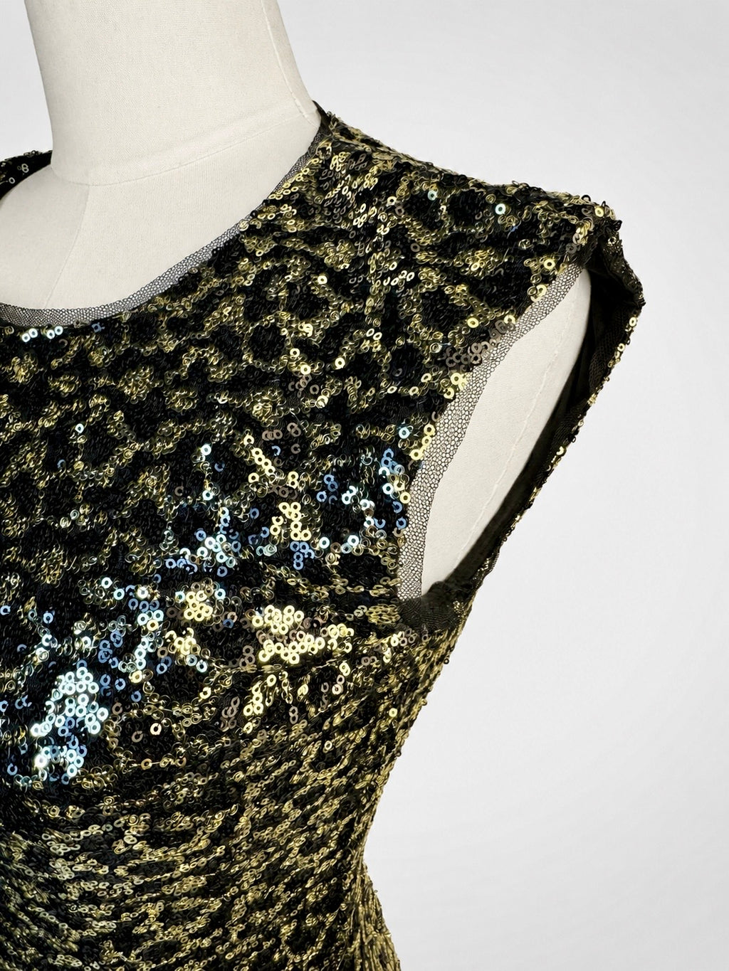 B. DARLIN Black Gold Leopard-Inspired Sequin Cocktail Dress – 5/6 Petite Fit