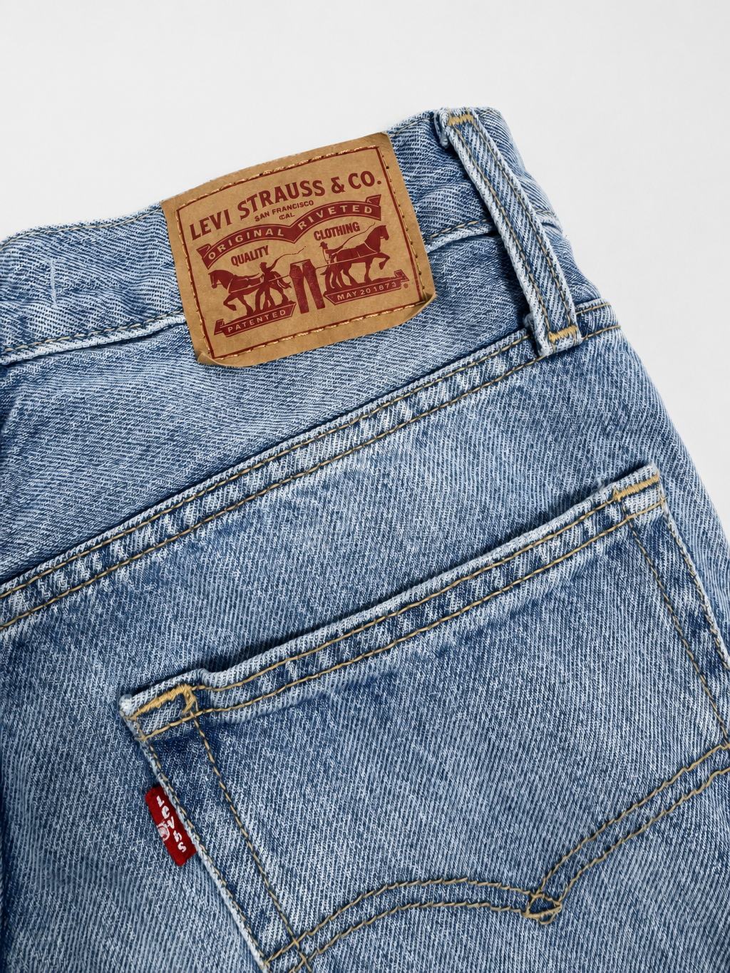 Women’s Levi’s ’94 Baggy Y2K Inspired Distressed Jeans Light Wash Size 27