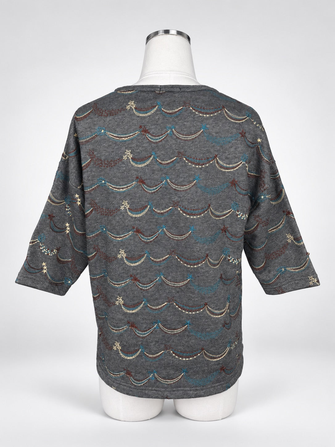marble SUD charcoal garland pattern cotton knit top, side view
